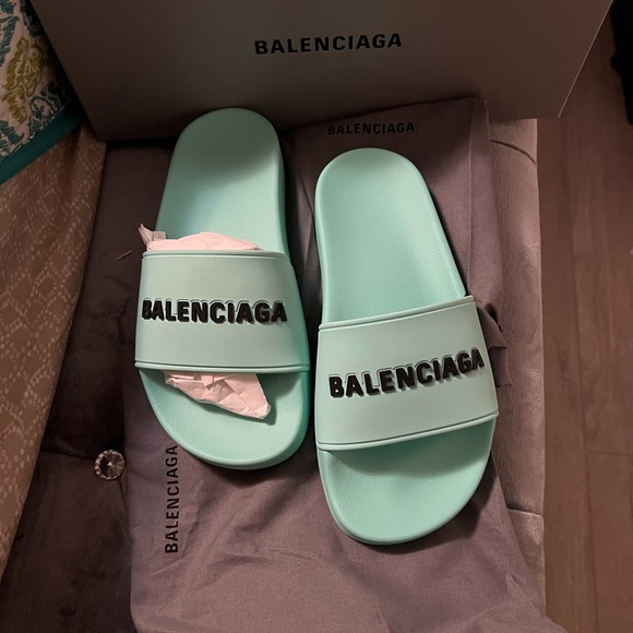 Balenciaga pool slides - Picture 2 of 3